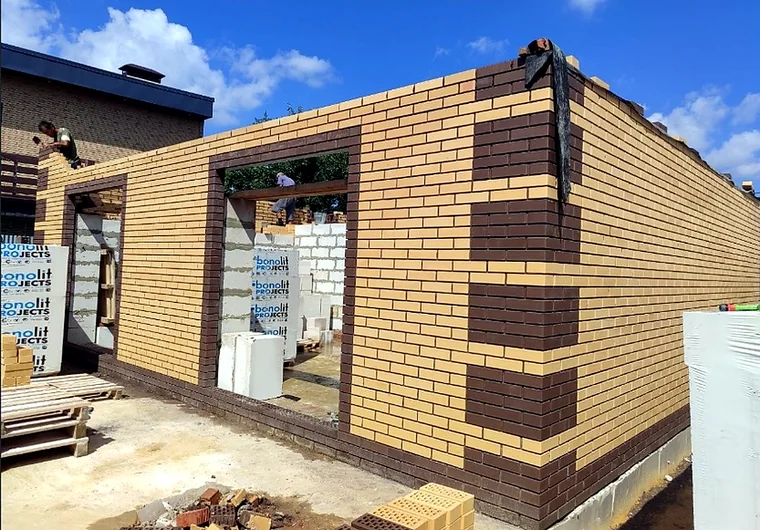 Двухэтажный жилой дом из газобетона — 180 м² — фото 1